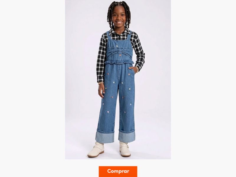 look infantil com jardineira jeans
