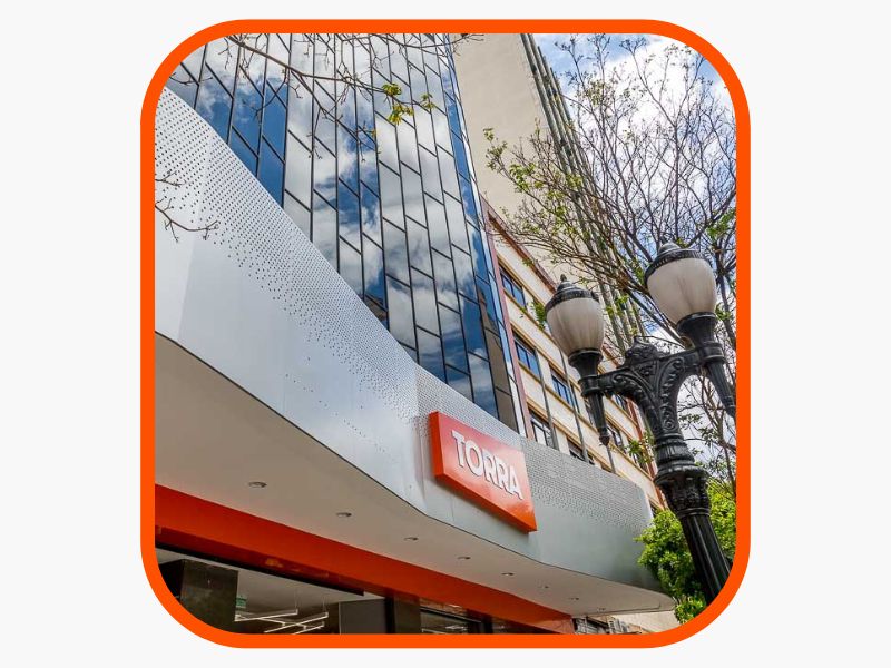 Foto da fachada de uma unidade da Torra em Curitiba-PR