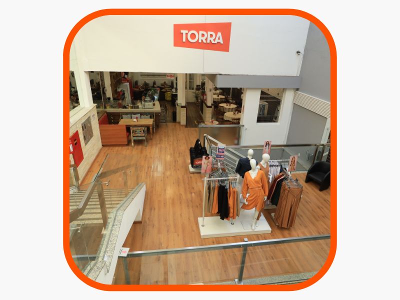 Foto do interior de uma loja da Torra