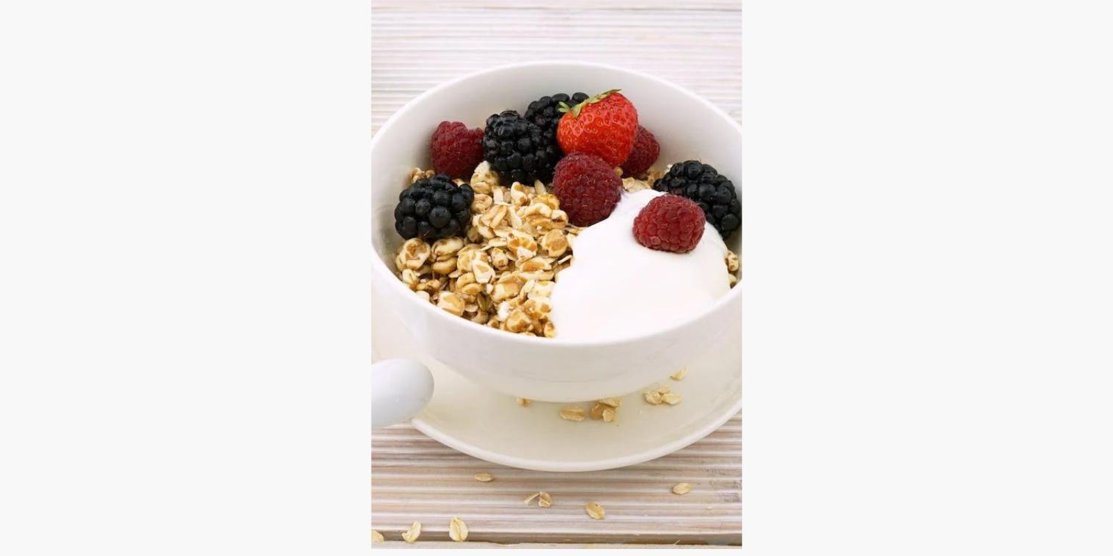lanche-saudavel-infanil-iogurte-com-granola