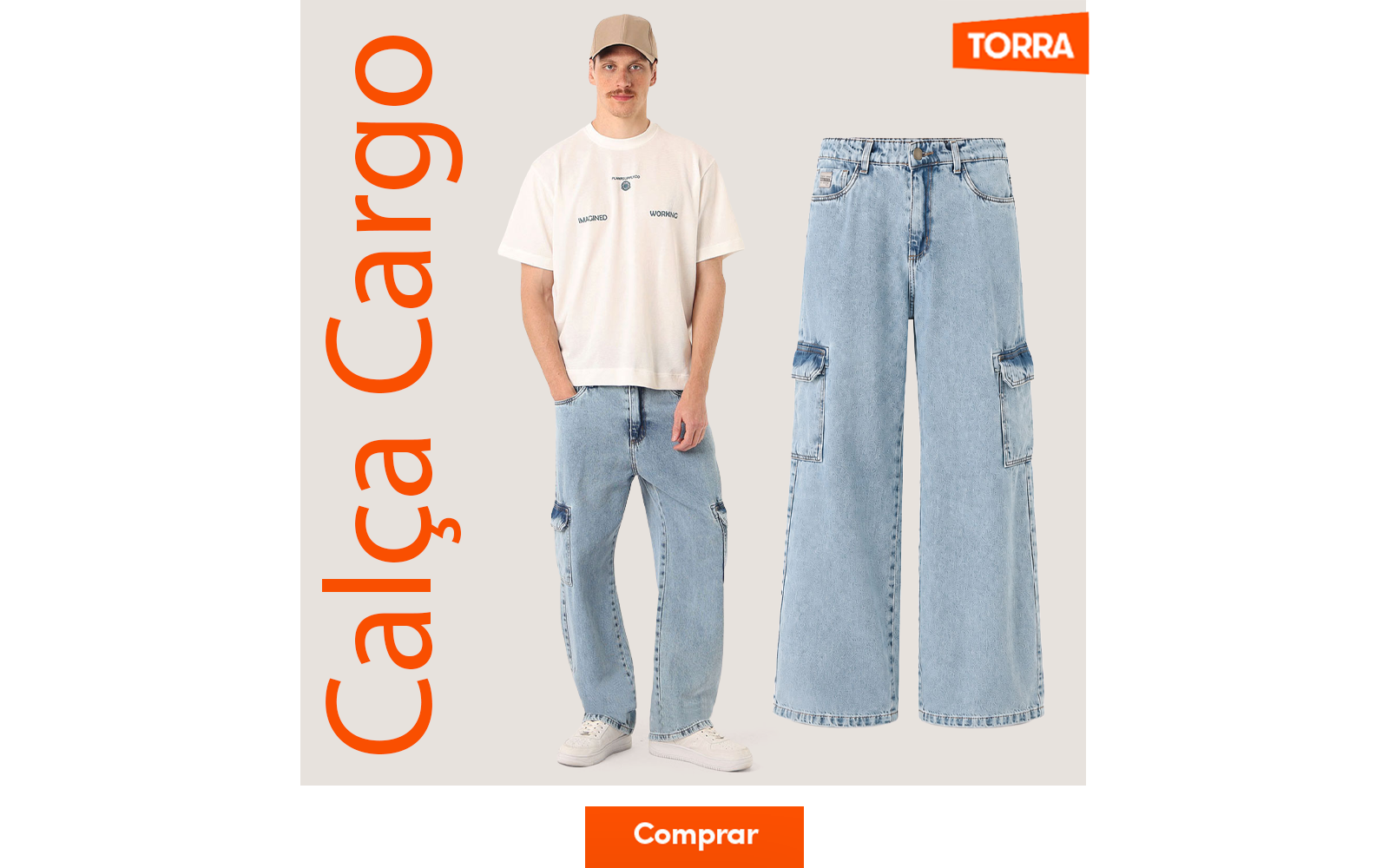 Modelo veste calça cargo baggy masculina com lavagem clara 