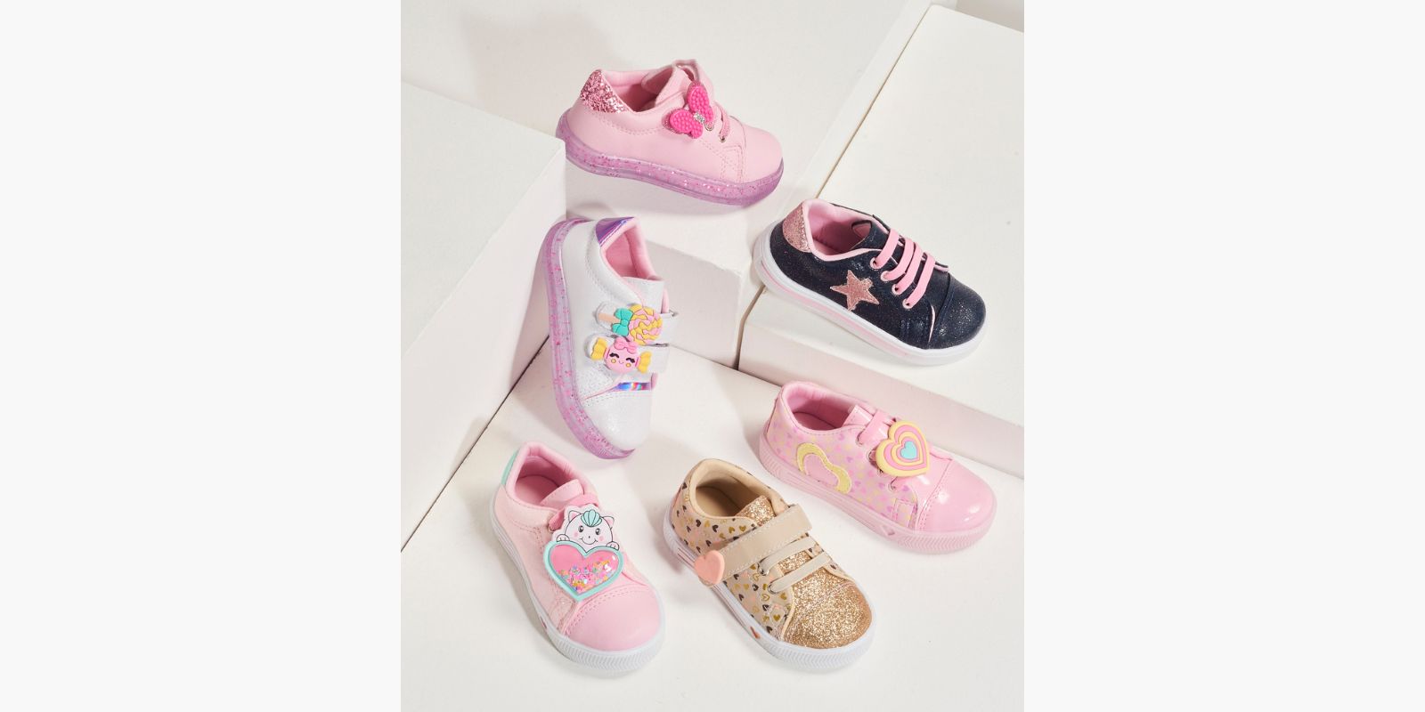 imagem com vários tênis infantil menina 