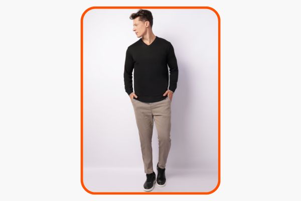 suéter masculino com gola V