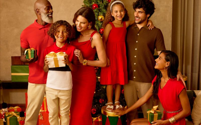 familia-celebrando-natal
