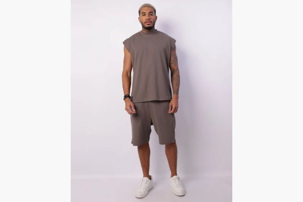roupa cor taupe