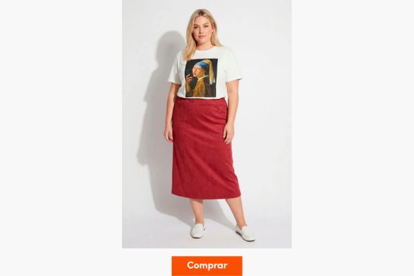 camiseta estampa Moça com brinco de pérola